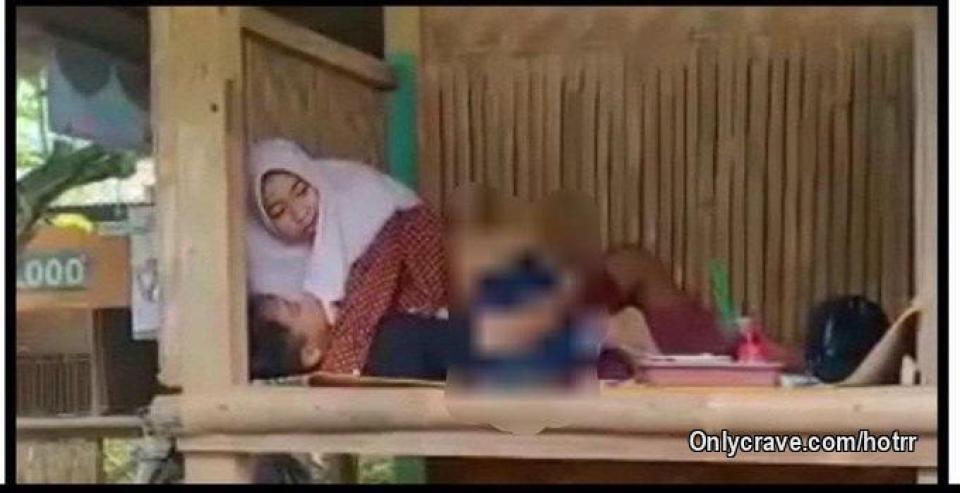 What happened to this generation 😭 💀🌚

Video here>> https://onlycrave.com/hotrr/post/3047